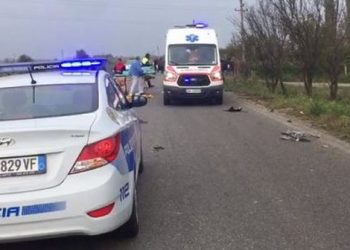 Makina del nga rruga, humb jetën drejtuesi i mjetit