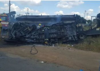 Përplaset autobusi, 15 të vdekur