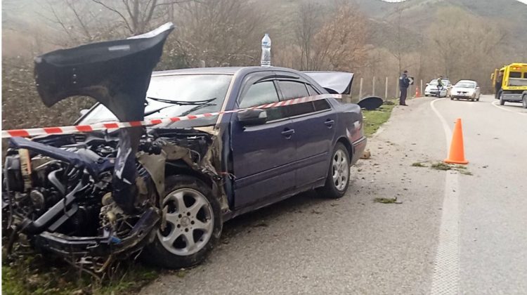 Makinat përplasen ‘kokë më kokë’ në Kardhiq-Delvinë