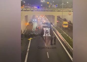 Vdes një grua në aksident në Tiranë