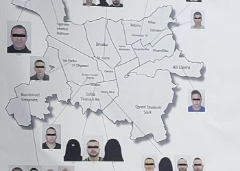 VIDEO/Goditen 2 grupe kriminale në Tiranë, mes tyre edhe gra