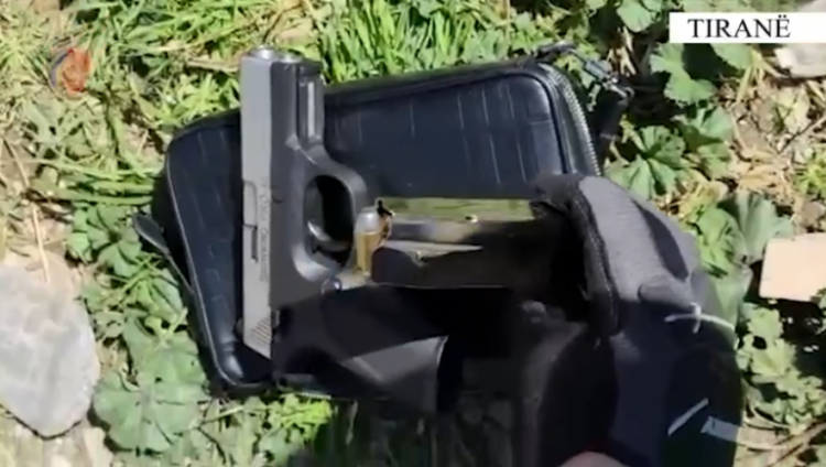 VIDEO/ Me armë në makinë, prangosen 4 persona në Tiranë