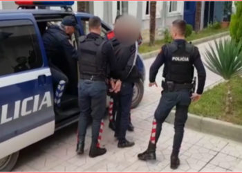 Vodhën në supermarket, 3 të arrestuar në Vlorë