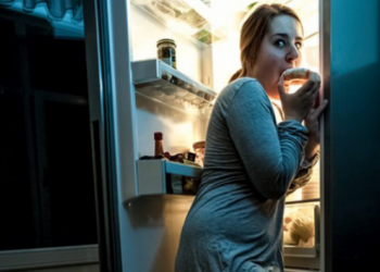 Ngrënia në orët e vona, e rrezikshme!