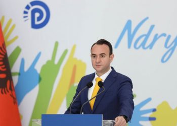 Balliu: Kapllanaj mori 200 mln lekë tender në shkelje të ligjit