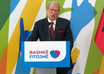 Berisha për Ramën: Po i detyron bizneset të dorëzohen, ose…