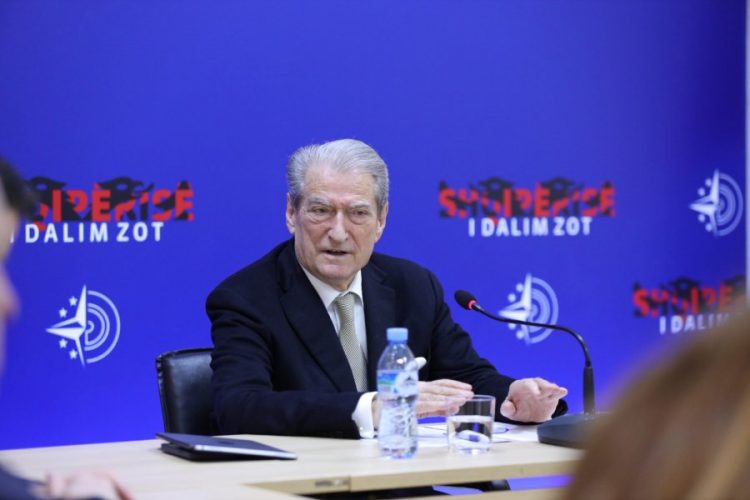 Berisha sfidon Ramën: Bëhu burrë dhe firmose po ta mban…