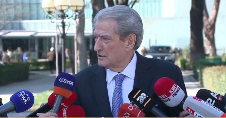 Berisha: Rama po i peshon me tendera njerëzit e Alibashës