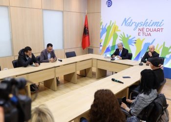 Berisha: Shqiptarët si vend në luftë, duan vetëm të largohen