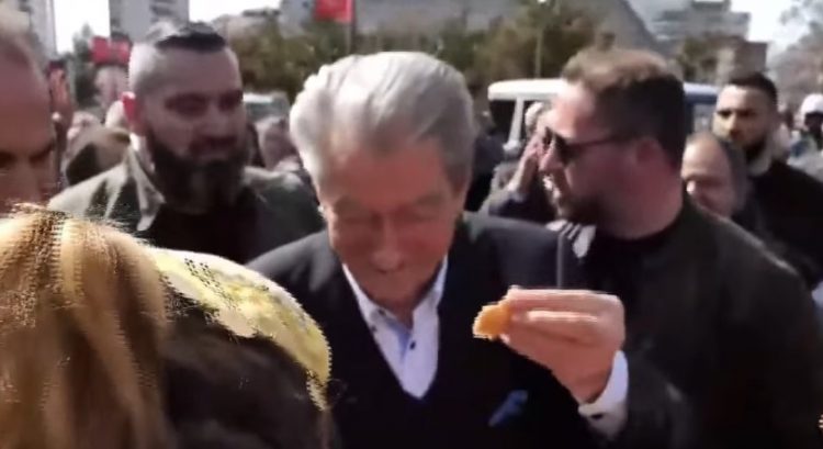 Berisha provon ballokumen e Elbasanit: Hirushja e festave tona