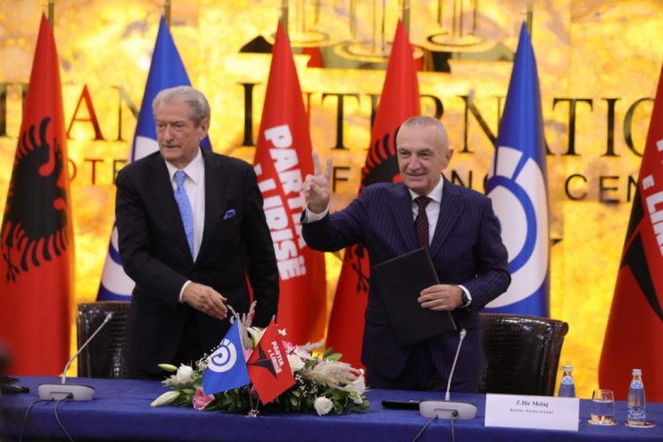 Koalicioni opozitar dorëzon në KQZ listat e para për Këshillat