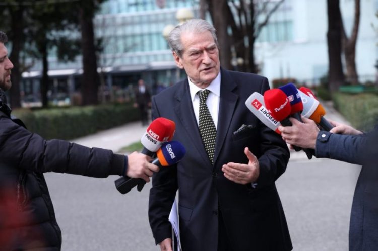 Berisha: Rama ia hoqi fushat e naftës amerikanëve, ua dha rusëve