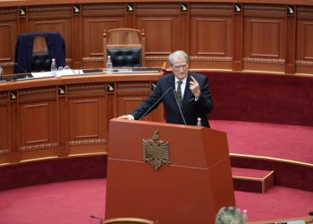Berisha-ministreve: Të pandjeshme, asnjë fjalë për nënën lehonë