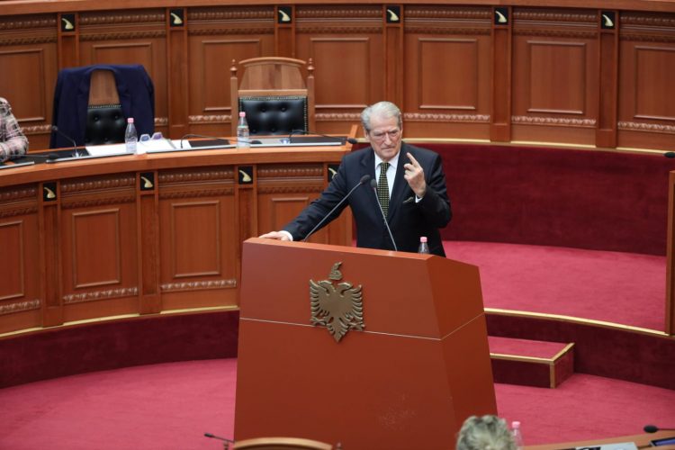 Berisha-ministreve: Të pandjeshme, asnjë fjalë për nënën lehonë