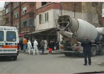 Aksident me vdekje në Durrës, betonierja përplas biçiklistin