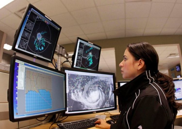 Anglia ngre alarmin, vendi përballet me borë dhe ngrica