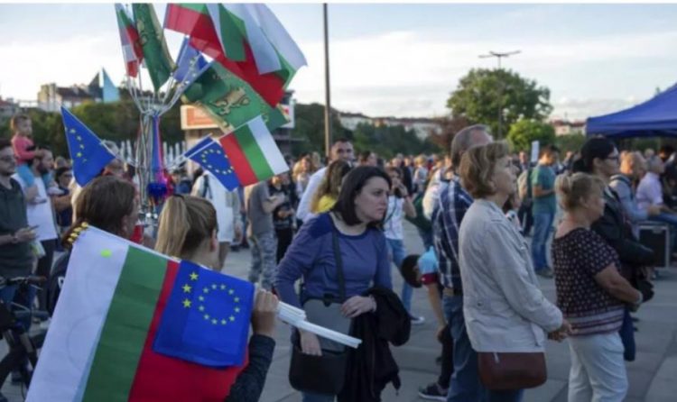 Kërcënimet për bomba mbyllin dhjetëra shkolla në Bullgari