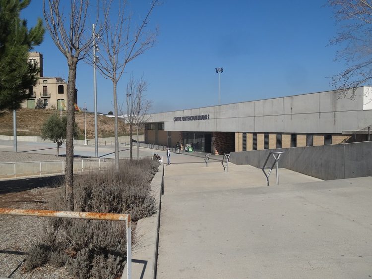 Kontrabandë mallrash në burgun ku mbahet ish-barcelonisti