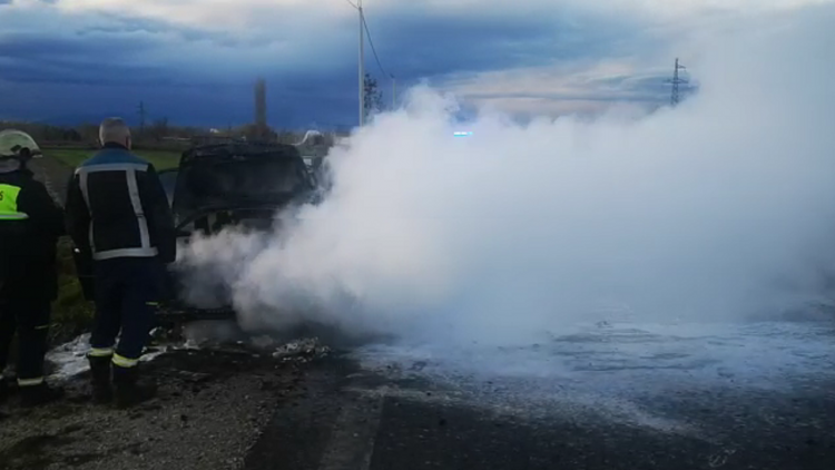 Digjet “Citroen-i” në Lushnjë, nuk dihen shkaqet