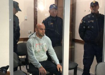 “A je penduar?”, si reagon autori i masakrave Dan Hutra në gjykatë