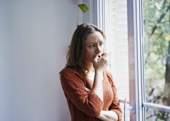 Ekspertët: Çfarë e shkakton rrritjen e depresionit pranveror