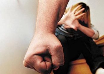 Babai shqiptar dhunon vajzën shtatzënë në Greqi