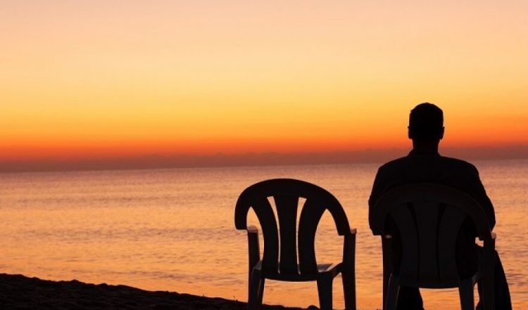 Studimi: Vetmia vret më shpejt se obeziteti