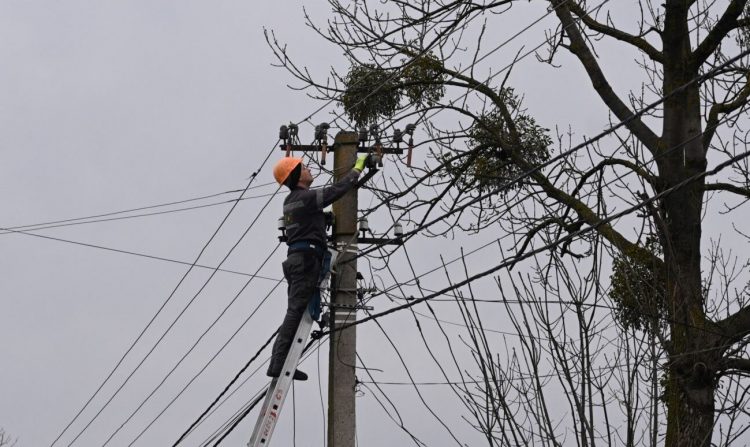 Sulmet ruse, Ukraina rikthen energjinë elektrike
