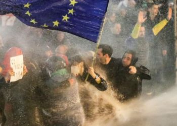 Pas protestave, Gjeorgjia tërheq ligjin për “agjentët e huaj”