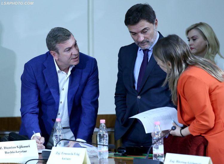 Edhe Gjiknuri tallet me Alibeajn: Më mirë ta dorëzonte vulën