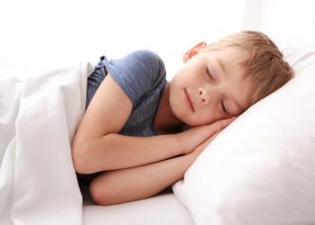 Përfitimet e gjumit pasdite në shëndetin tuaj