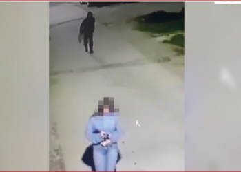 I vodhi me dhunë çantën e dorës të miturës, kapet 24-vjeçari