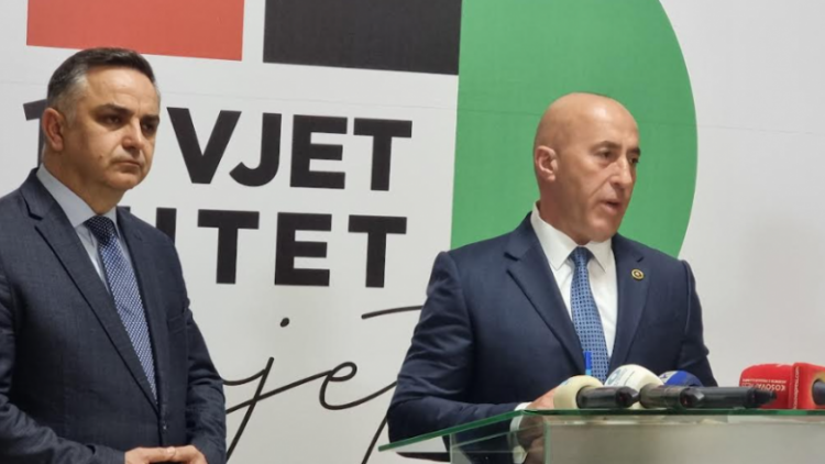 Haradinaj kritikon Kurtin: I shpalli luftë edhe vetes