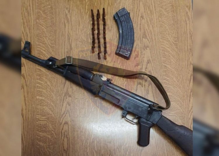 Qëlloi me armë bashkëfshatarin, arrestohet 49 vjeçari në Dibër