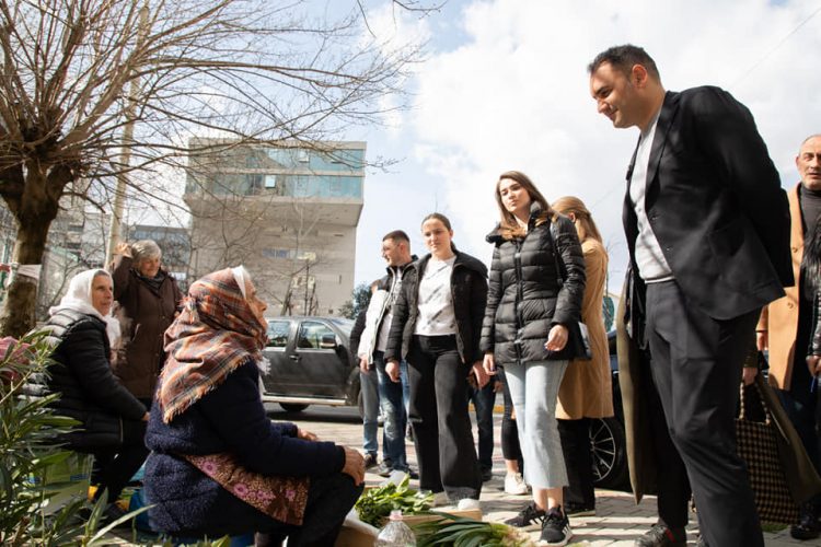 VIDEO/ Këlliçi: Ne takojmë qytetarët, Veliaj administratën