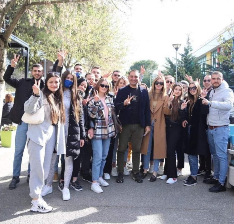 Këlliçi uron qytetarët në Ditën e Verës: Tiranën e bëni të bukur ju