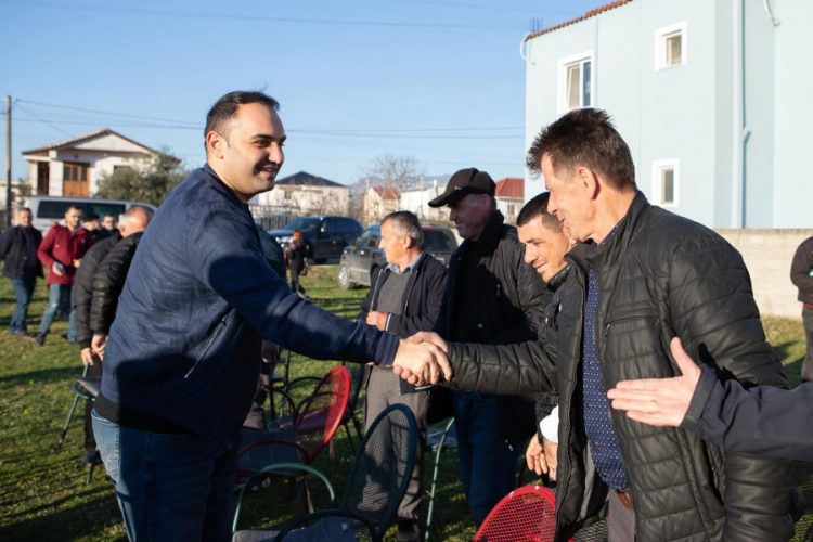 Këlliçi në Domje: Mjaft me show, banorëve u duhet ujë dhe rrugë