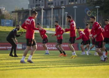 Kombëtarja mbyll përgatitjet në Shqipëri, nesër fluturon Varshavës