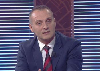 Ish-drejtuesi: 90% e policisë rrugore s’dinë shenjat e qarkullimit