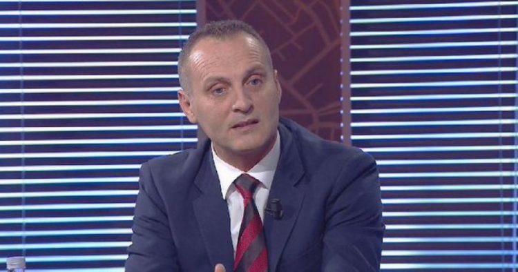 Ish-drejtuesi: 90% e policisë rrugore s’dinë shenjat e qarkullimit