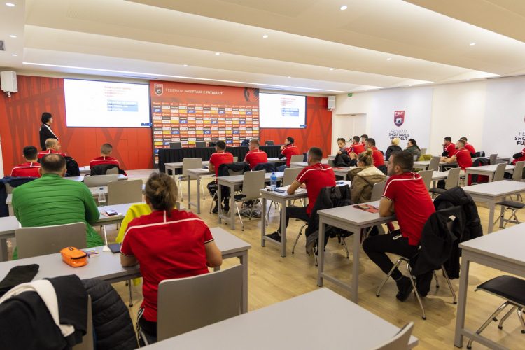 Përfaqësuesi i sektorit të atletikës tregon risitë në kursin e FSHF