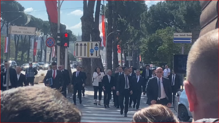 Kurti në Tiranë/ Takon Begajn, pritet edhe nga Nikolla