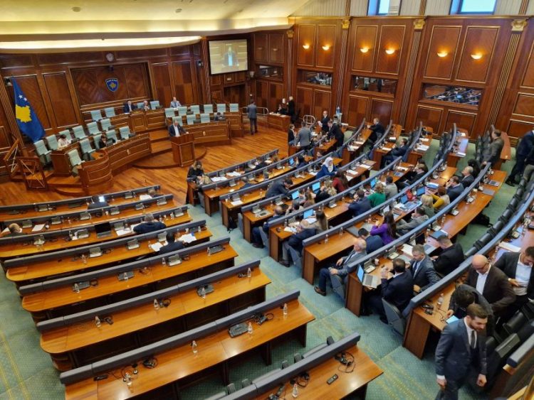 Kuvendi braktiset nga partitë opozitare