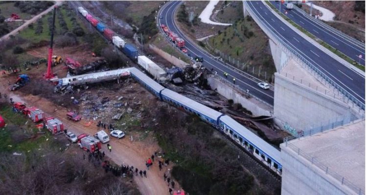 Përplasja e trenave në Greqi,arrestohet shefi i stacionit në Larisa