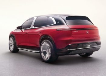 Imazhi ngacmues tregon SUV-in elektrik EQS 680 të Mercedes-Maybach
