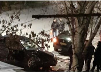 FOTO/ Përplasen makinat në Korçë, 2 të lënduar