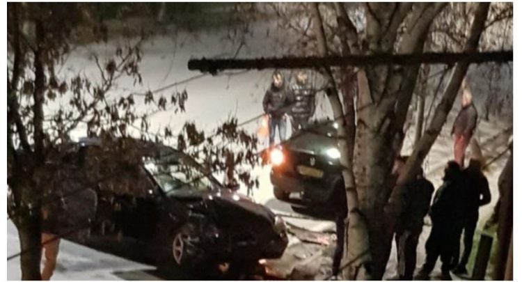 FOTO/ Përplasen makinat në Korçë, 2 të lënduar