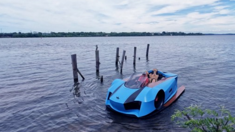 Makina e re amfibe elektrike nga Arosa është i stilit Ferrari