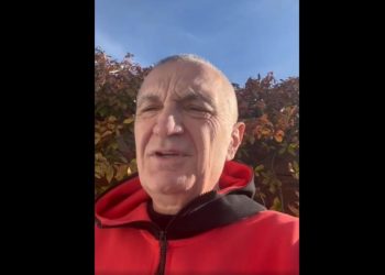 Meta uron Ditën e Verës me ‘Vajin e Bylbylit’