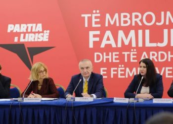 Meta prezanton planin: Si të forcojmë familjet shqiptare